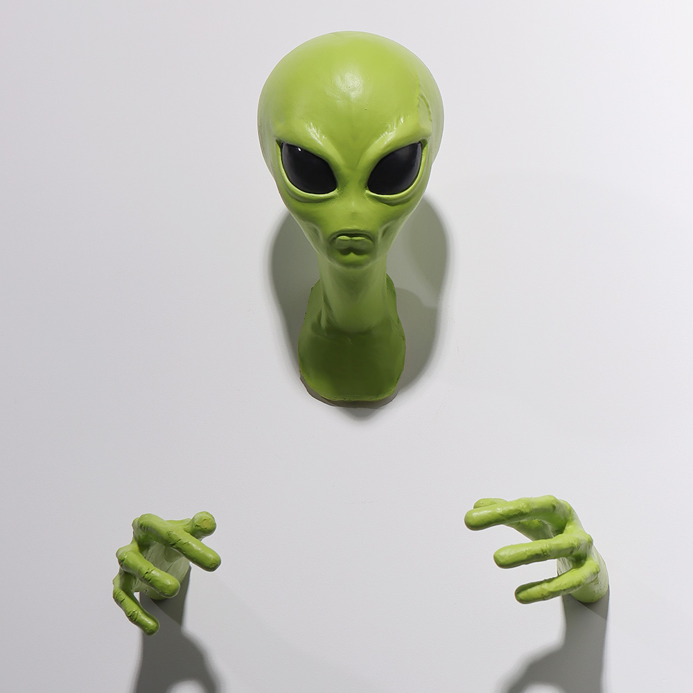 UFO Alien Wall Art Hanging Orn - Resin Art Zone ulasan dan harga