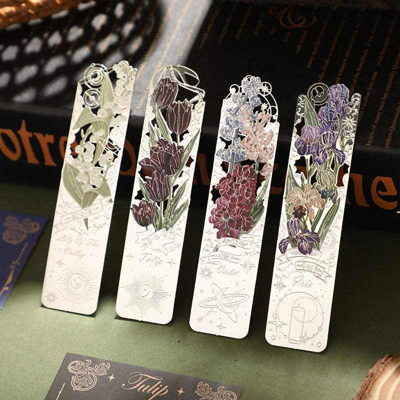 Retro Hollow Metal Bookmark Ro - Resin Art Bookmark ulasan dan harga